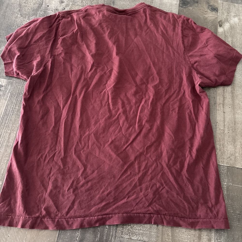 American Eagle Outfitters Dazed & Confused Maroon Cotton Graphic Men's T-Shirt L - Picture 7 of 7